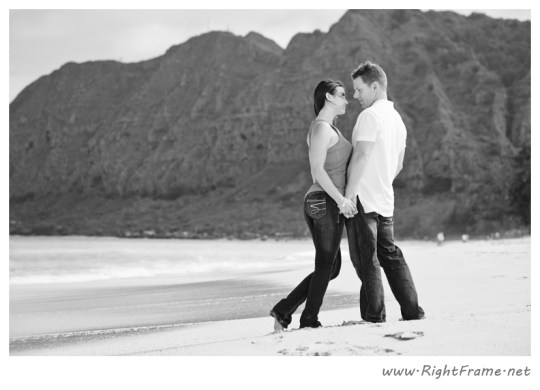 057_Engagement_oahu_Hawaii_Photographer_