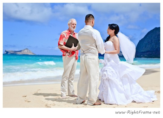 Oahu wedding photographer waimanalo beach wedding