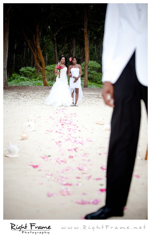 004_Oahu_Wedding_Photographer_Waimanalo_Beach
