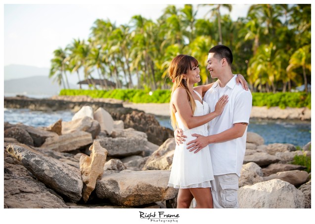 001_honolulu_engagement_photographers