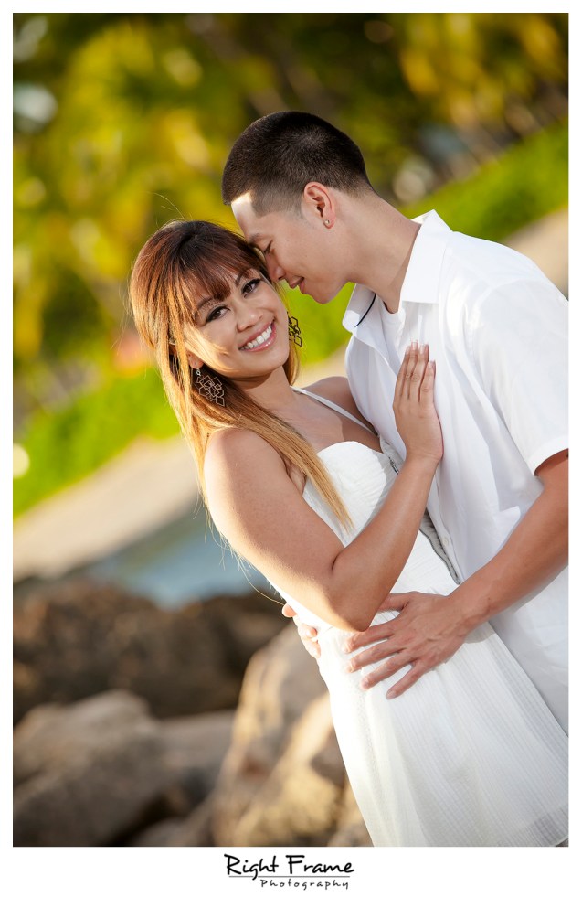 002_honolulu_engagement_photographers