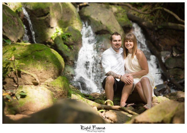 Engagement photographer in Hawaii Oahu