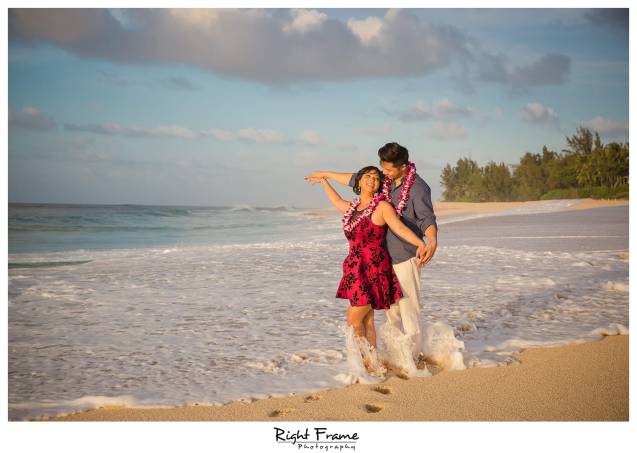 sunset engagement photographer near turtle beach resort oahu