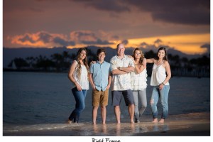 The Best Family Sunset Portraits in Waikiki Beach