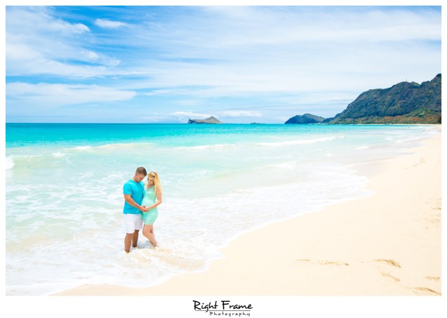 Pregnancy Announcement in Hawaii WAIMANALO BAY