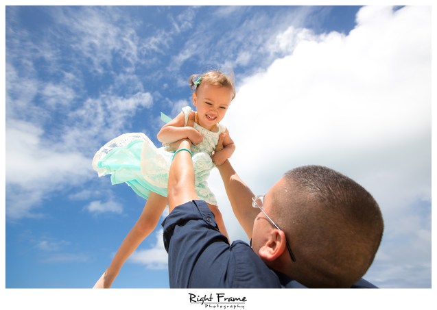 Hawaii Family Photos at the Beach