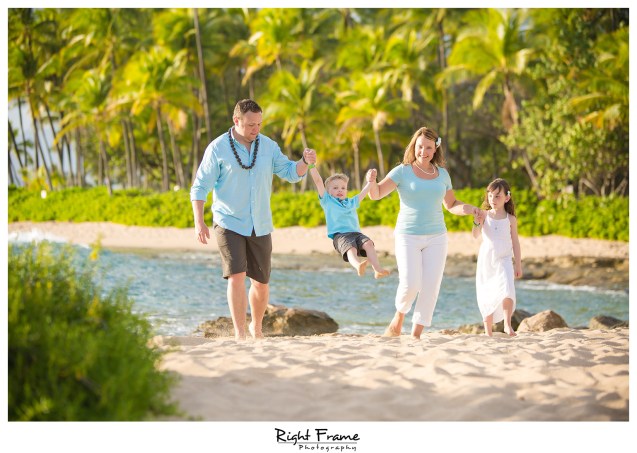 Sunset Family Beach Photo Session on Secret Beach Ko'Olina