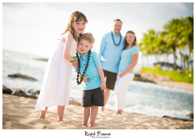 Sunset Family Beach Photo Session on Secret Beach Ko'Olina