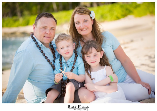 Sunset Family Beach Photo Session on Secret Beach Ko'Olina