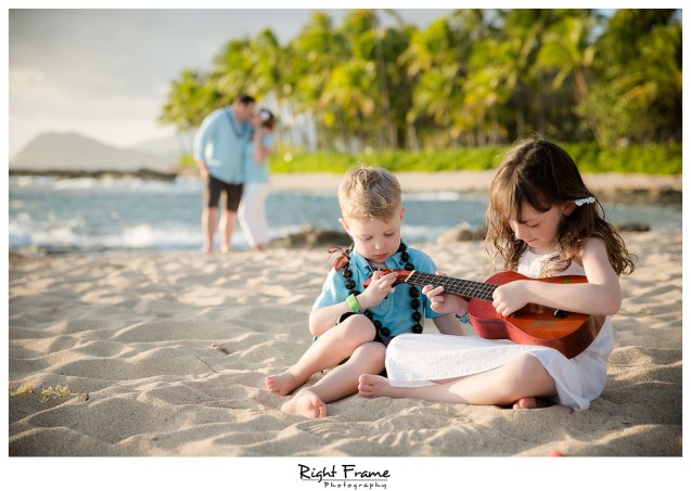 Sunset Family Beach Photo Session on Secret Beach Ko'Olina