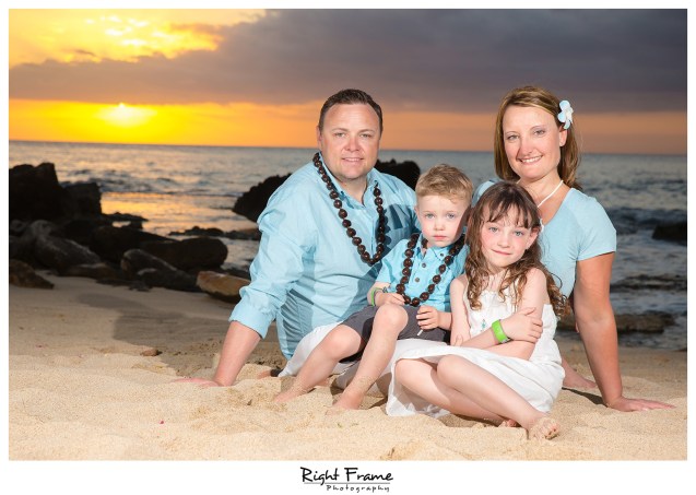 Sunset Family Beach Photo Session on Secret Beach Ko'Olina