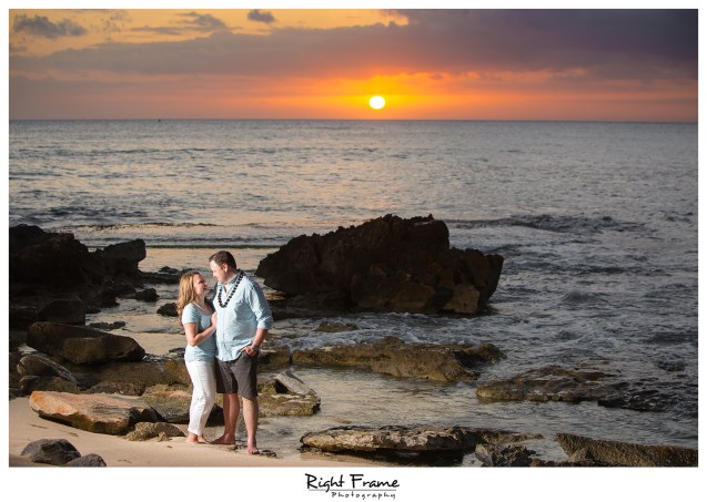 Sunset Family Beach Photo Session on Secret Beach Ko'Olina