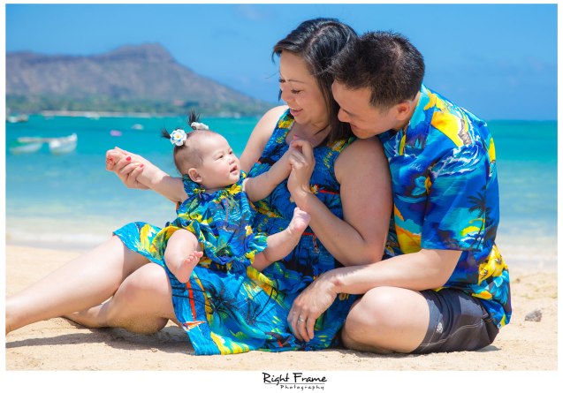 Family Portraits in Honolulu Waikiki Beach