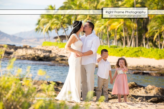 SUNSET FAMILY PHOTOGRAPHER near Four Seasons Resort Oahu