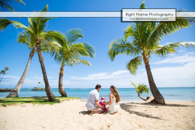 Family Photos on the Kahala Beach - The Kahala Hotel & Resort