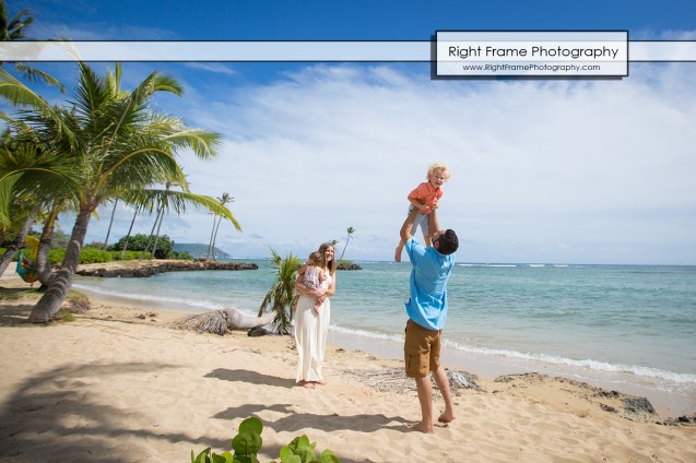 Vacation Photographer in Honolulu Hawaii near Kahala Hotel