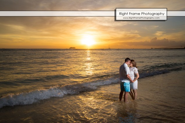 PROPOSAL MARRIAGE on WAIKIKI BEACH HAWAII