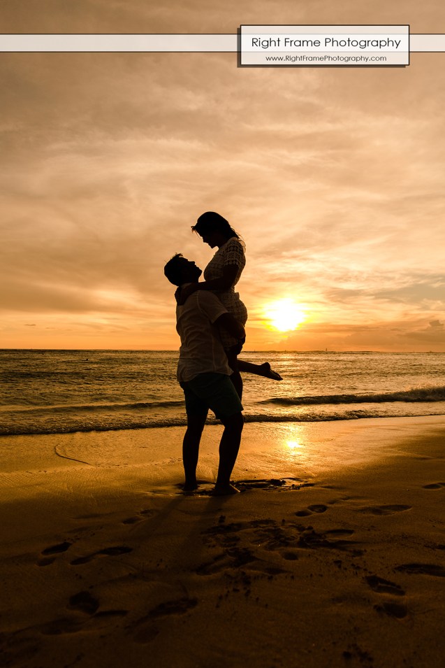 PROPOSAL MARRIAGE on WAIKIKI BEACH HAWAII