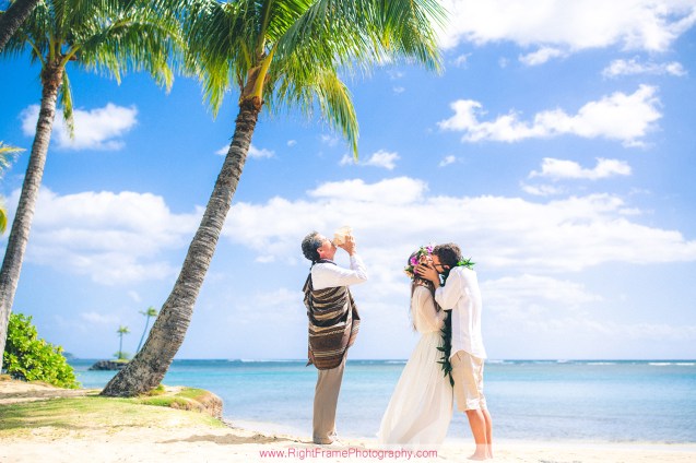 rev. kimo taylor Elopement Photographer Honolulu Hawaii