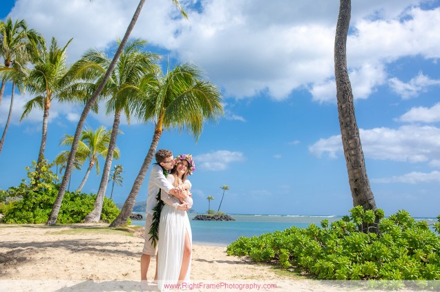 Elopement Photographer Honolulu Hawaii